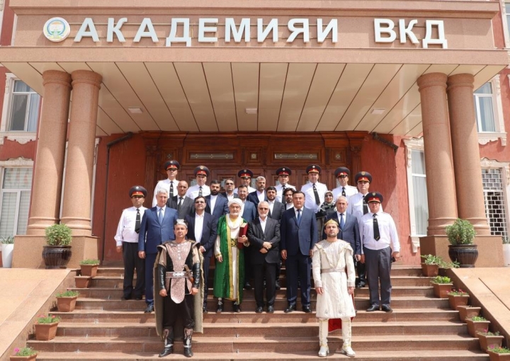 ТАШРИФИ ГУРӮҲИ КОРИИ КИШВАРИ ҶУМҲУРИИ ИСЛОМИИ ЭРОН БА АКАДЕМИЯИ ВКД