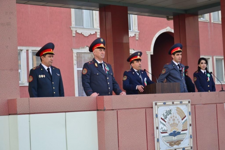 АКАДЕМИЯИ ВКД: САФОРОӢ БАХШИДА БА ИФТИХОРИ ПАРЧАМИ ДАВЛАТИИ ҶУМҲУРИИ ТОҶИКИСТОН