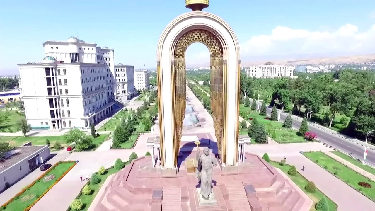 Душанбе е. Столица Таджикистана Душанбе 2023. Стела независимости Душанбе. Душанбе столица памятник Самани. Площадь Сомони в Душанбе.